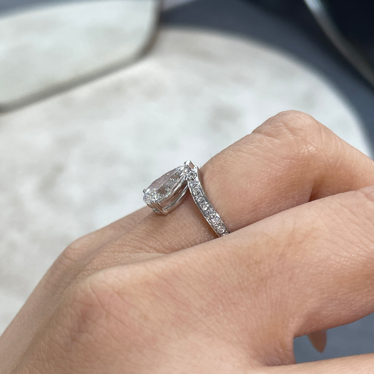 IGI Lab diamond Pear shape 1.5ct v shape channel set ring