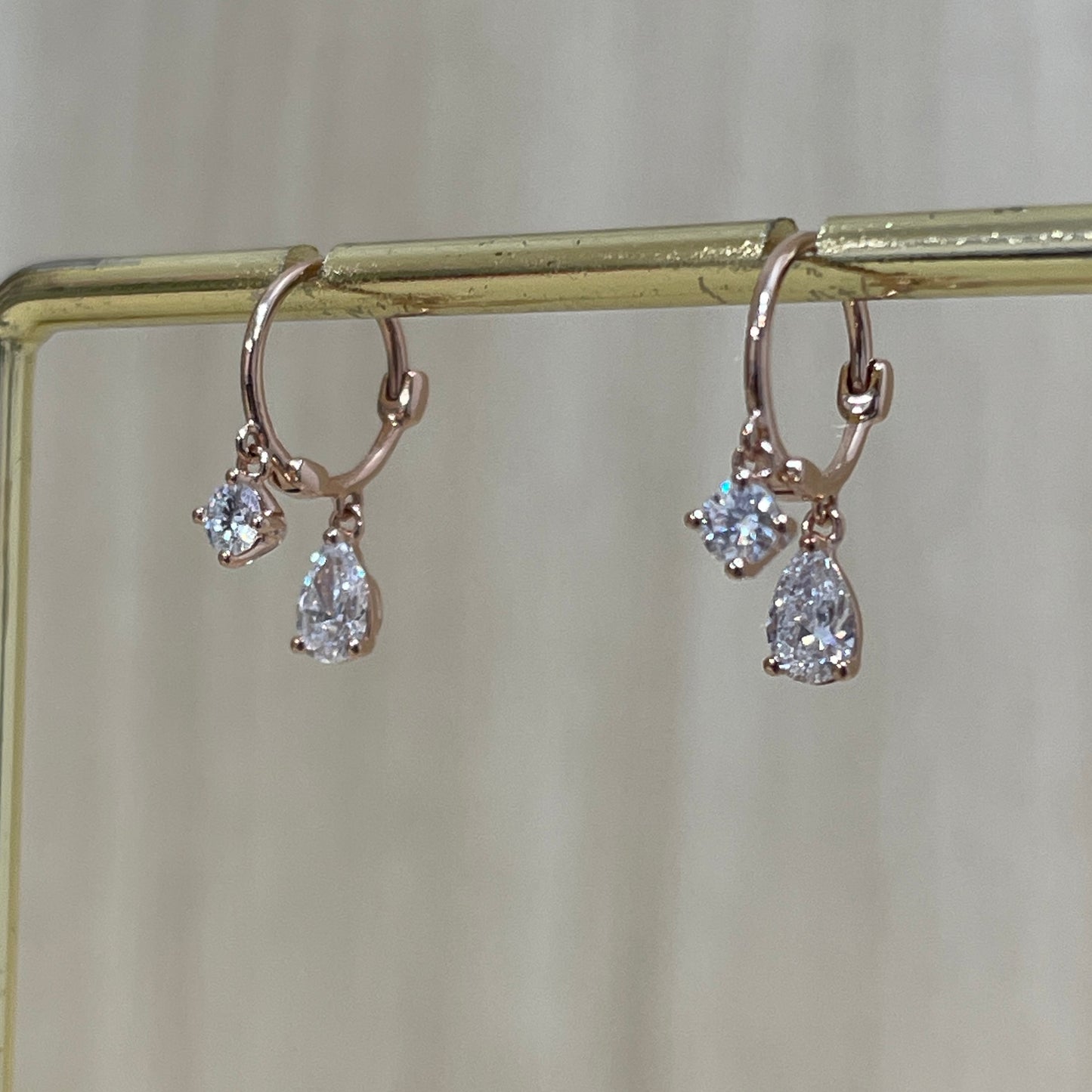 Lab diamond Pear and round 0.3ct 8mm swing hoop earring-each