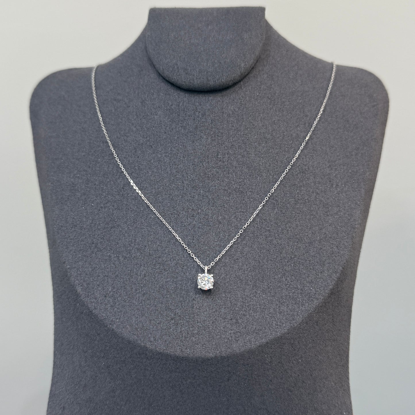 Lab diamond round 0.5ct four-prong pendant