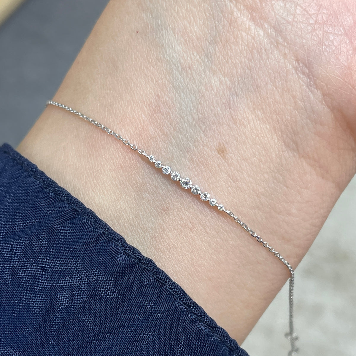 9k Lab diamond round 0.1ct bar bracelet