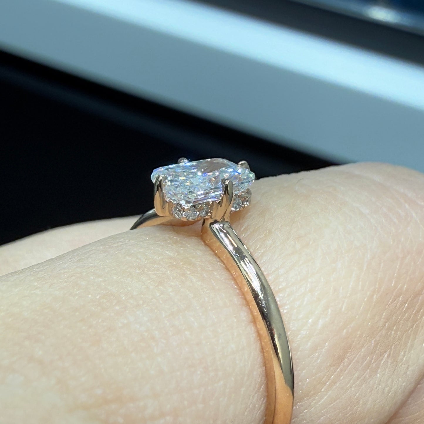 Lab diamond Radiant cut 0.7ct compass underhalo ring