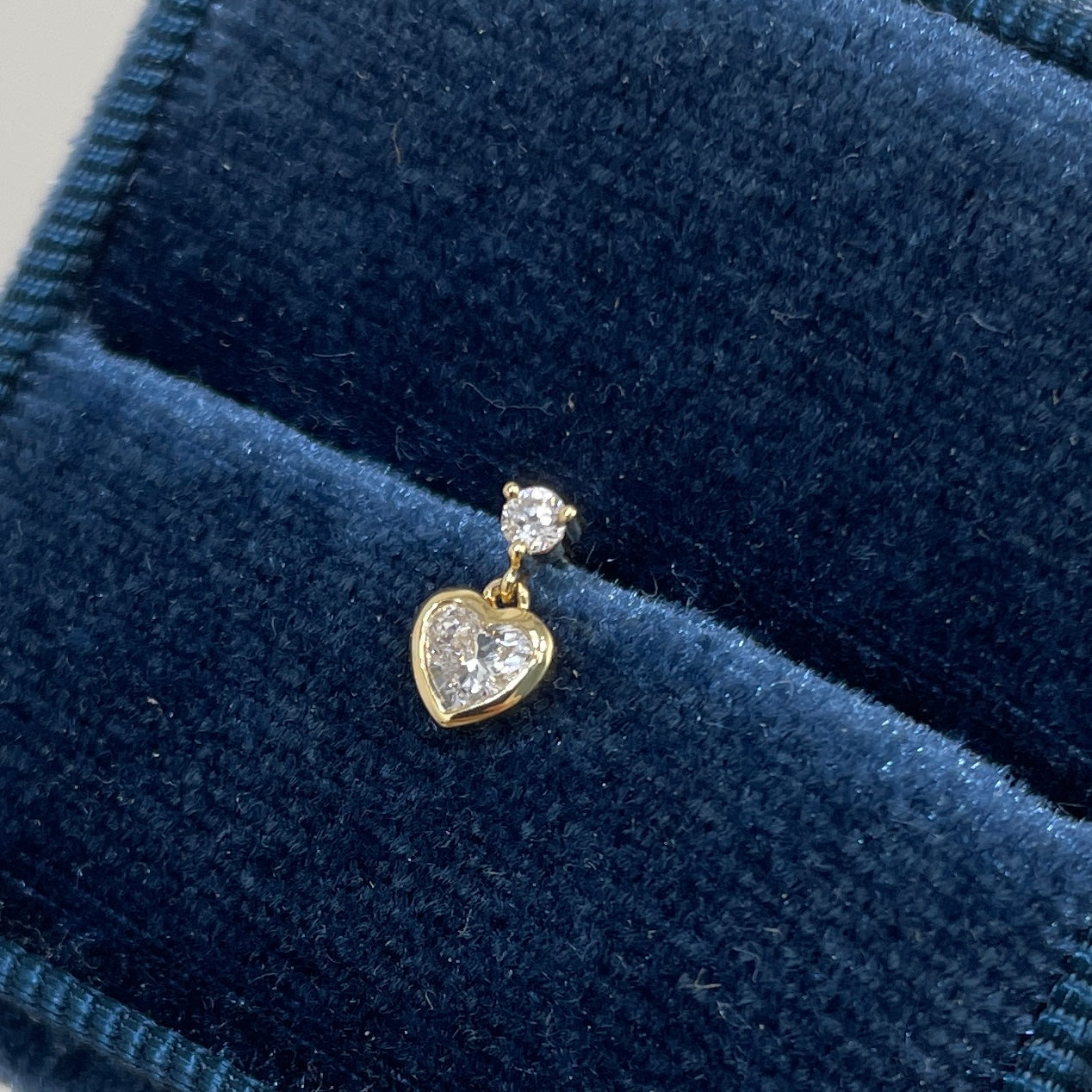 Lab diamond round swing heart shape 0.18ct bezel stud earring-each