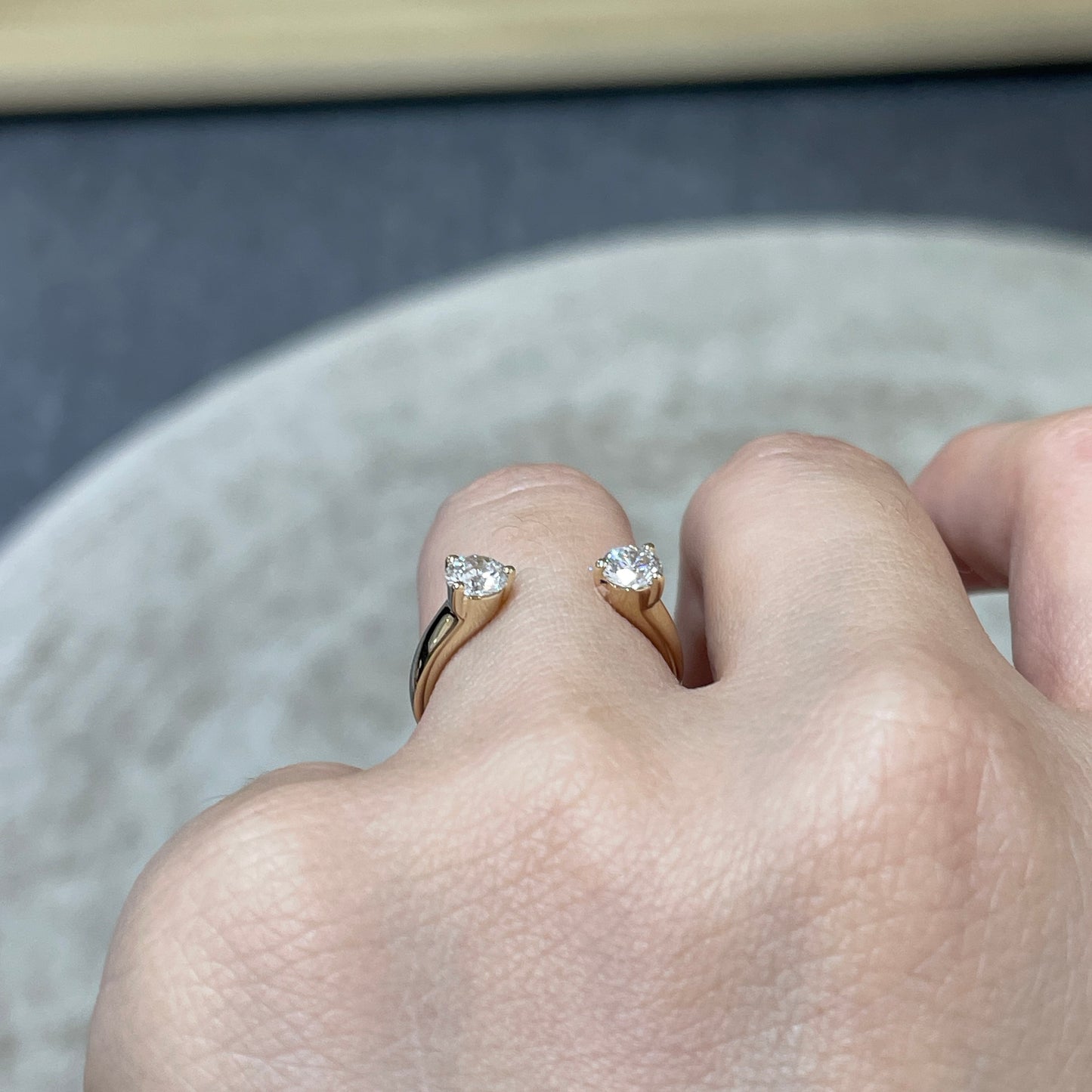 9K Lab Diamond round 0.6ct duo invisable open ring