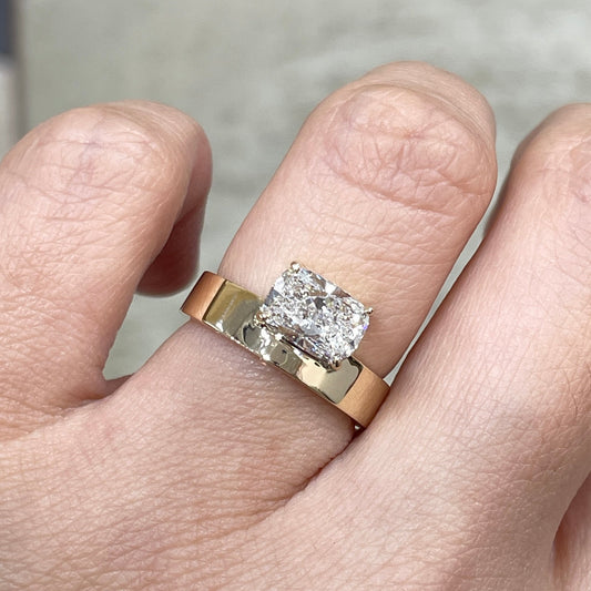 IGI Lab diamond long cushion shape 1.5ct four-prong horizontal top setting thick flat band ring