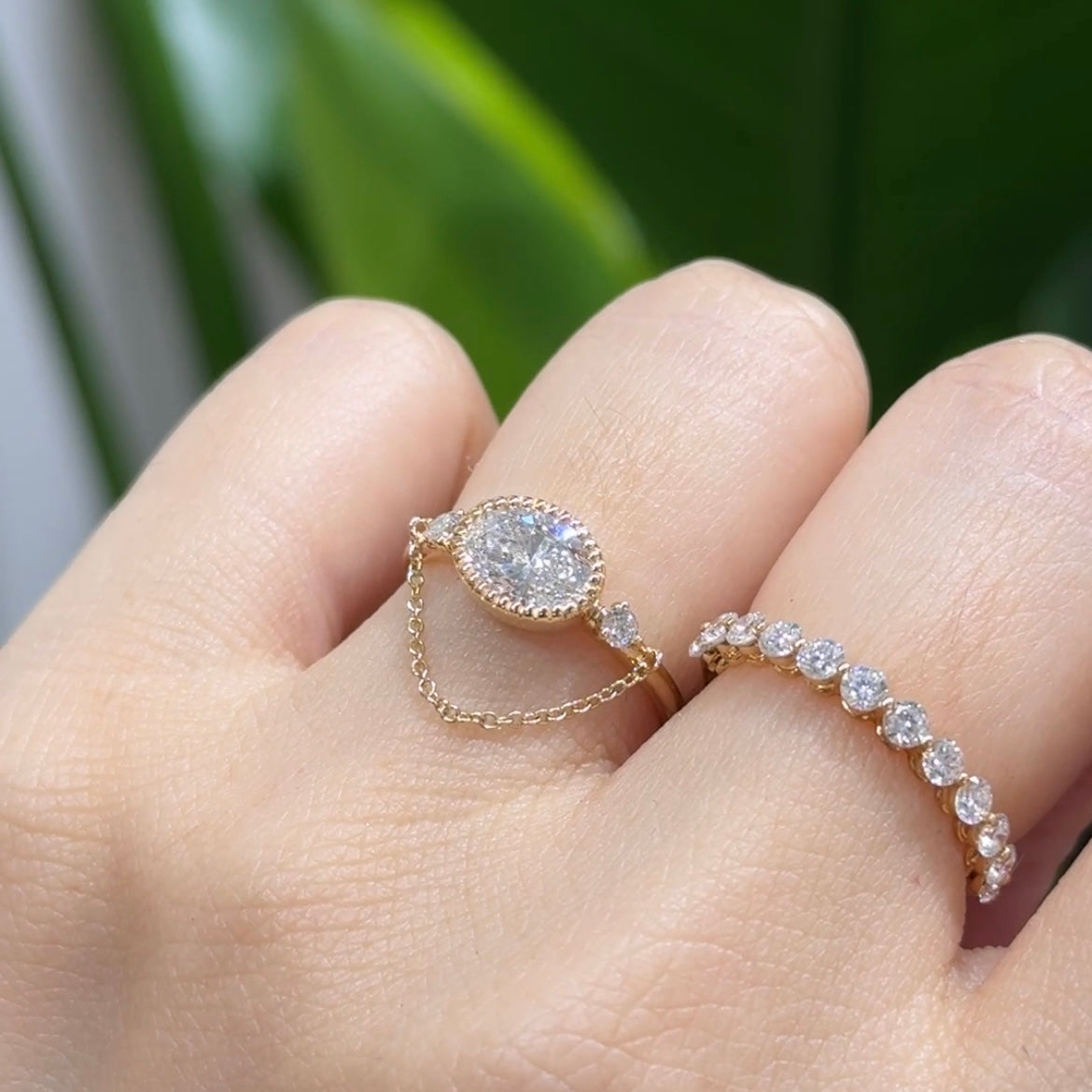 Lab Diamond oval shape 1.08ct milgrain bezel chain ring