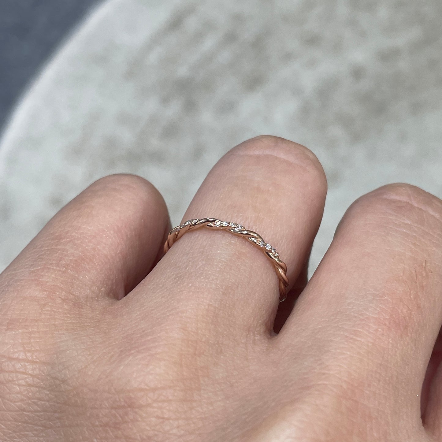 9k Lab diamond round 0.05ct twist pave band ring