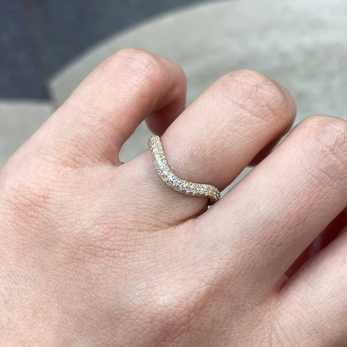 9k Lab diamond round 0.6ct three row wavy pave ring