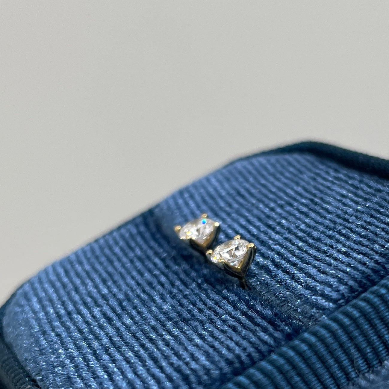 Lab diamond round 0.4ct four-prong stud earrings-each