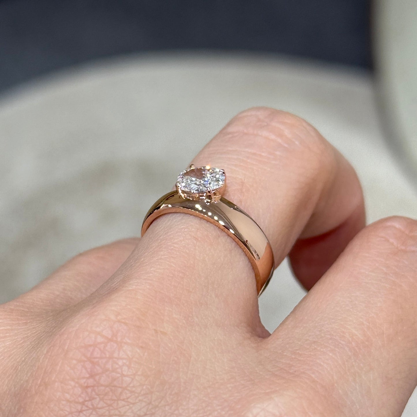 IGI Lab diamond Oval 0.7ct four-prong thick band ring