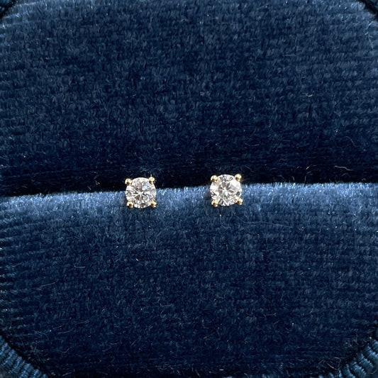Lab diamond round 0.2ct four-prong stud earrings-pair