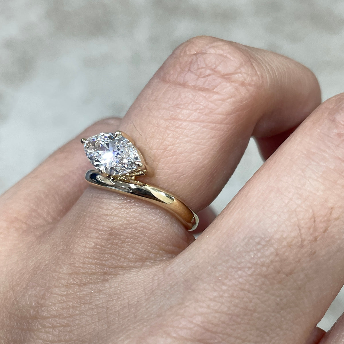 9k IGI Lab diamond marquise shape 1.35ct compass four-prong wavy ring