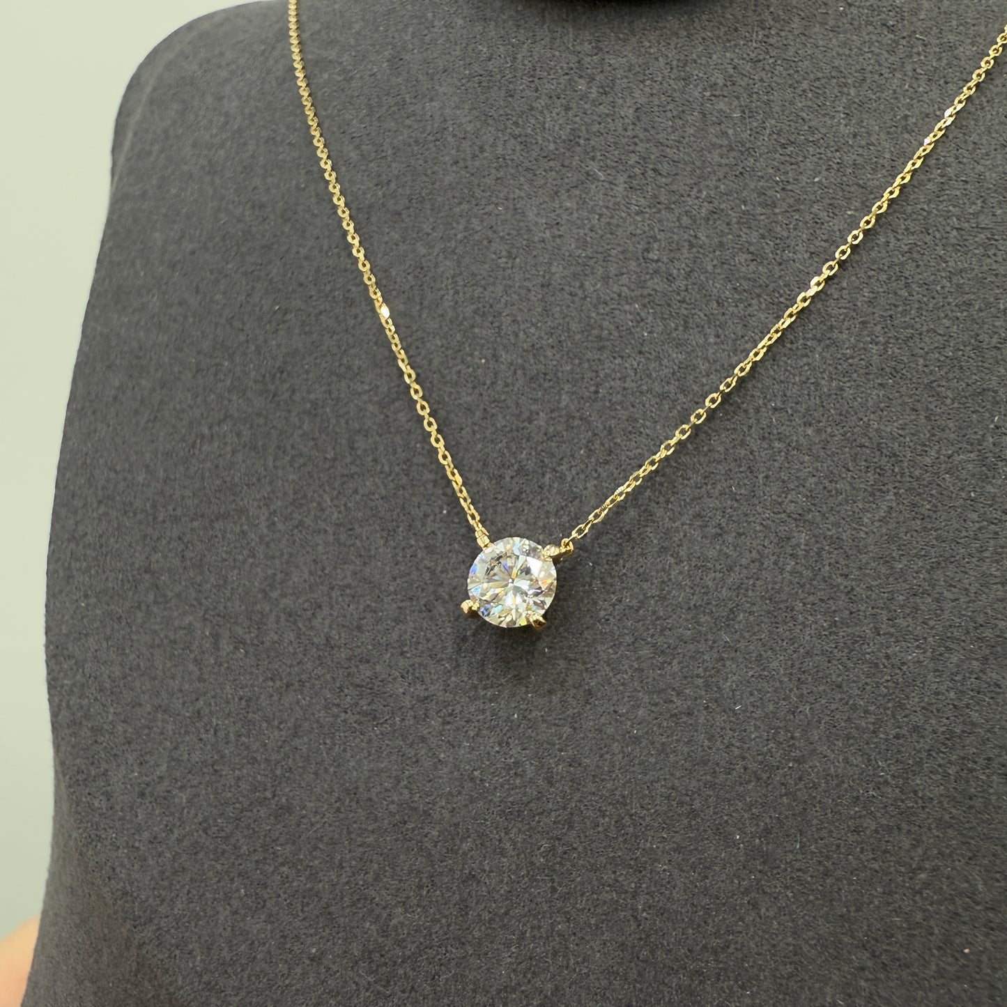 Lab diamond round 1ct classic four-prong necklace