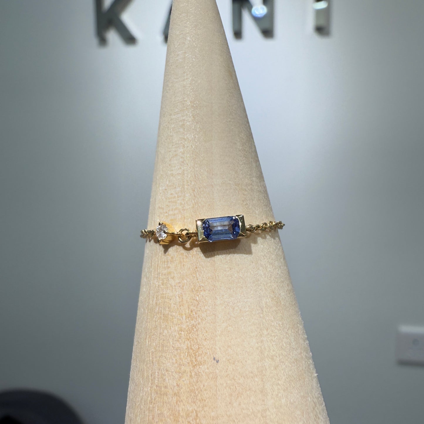 Lab grown Sapphire Emerald cut chain ring