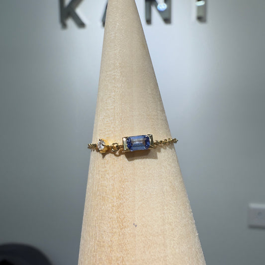 Lab grown Sapphire Emerald cut chain ring