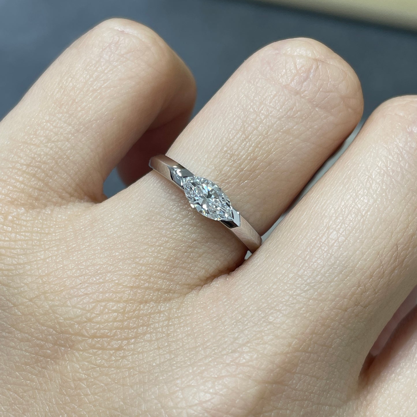 9K Lab diamond marquise 0.5ct east west horizontal ring