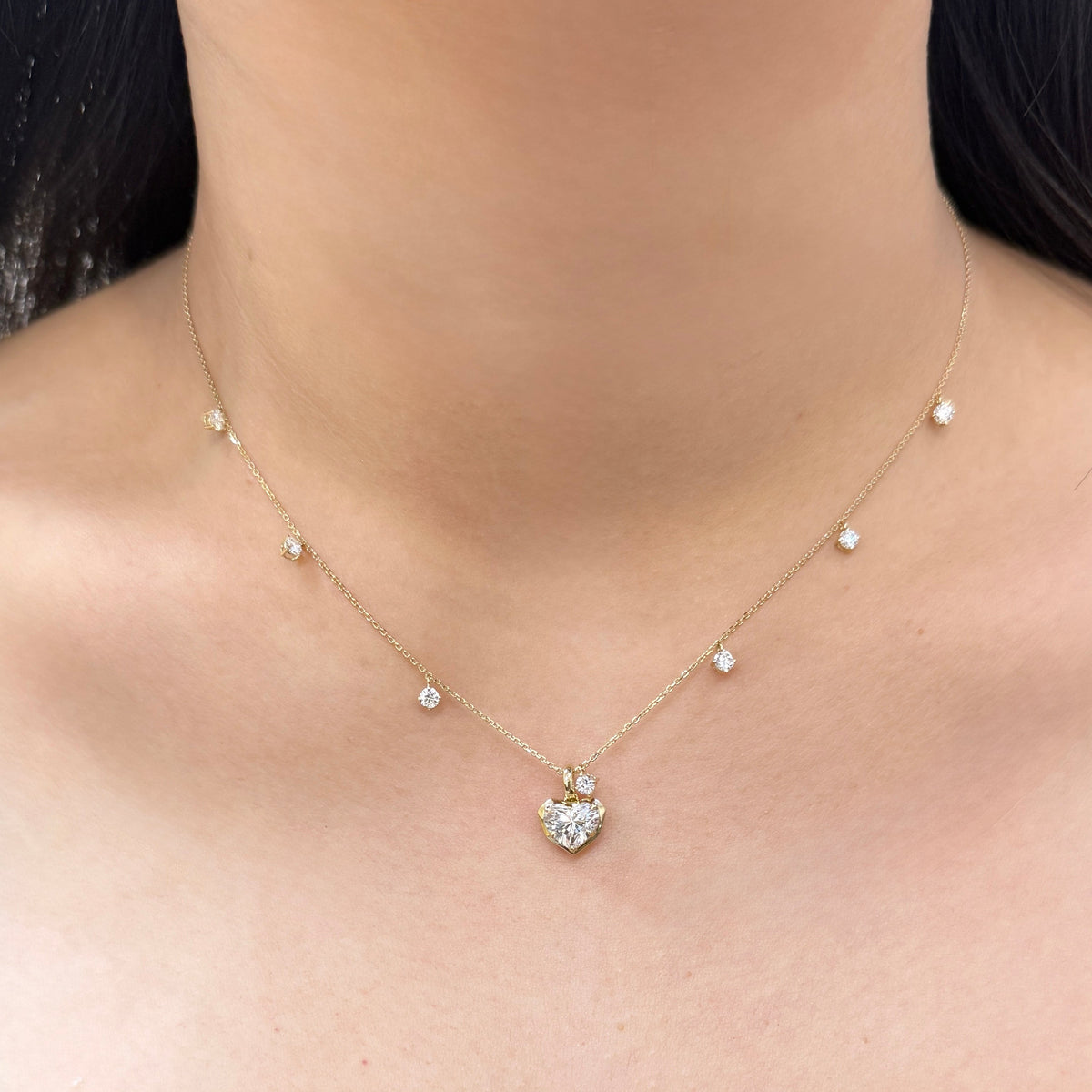 9k Lab diamond round 0.55ct seven stone dangling necklace