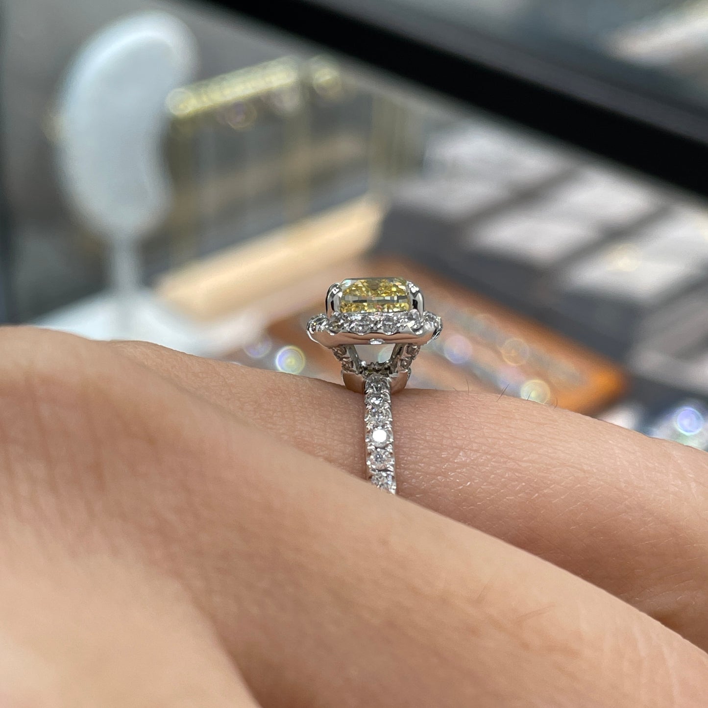 IGI Lab yellow diamond cushion cut 2ct classic halo ring