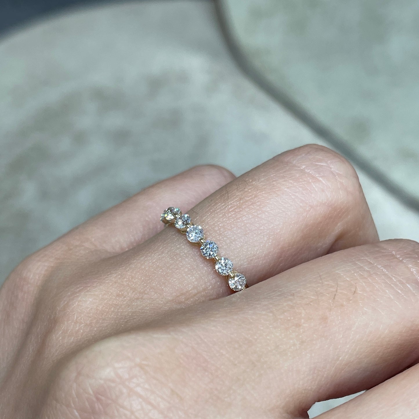 9k Lab Diamond round 0.75ct single-prong half eternity ring