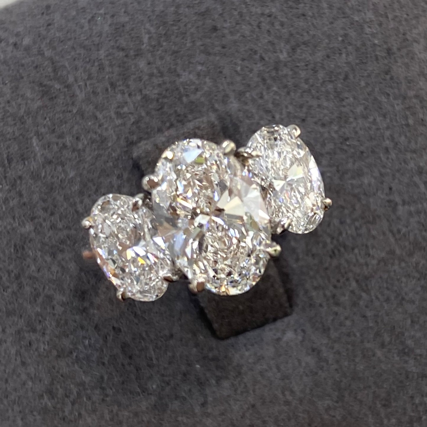 IGI Lab diamond Trio oval  3.5ct ring
