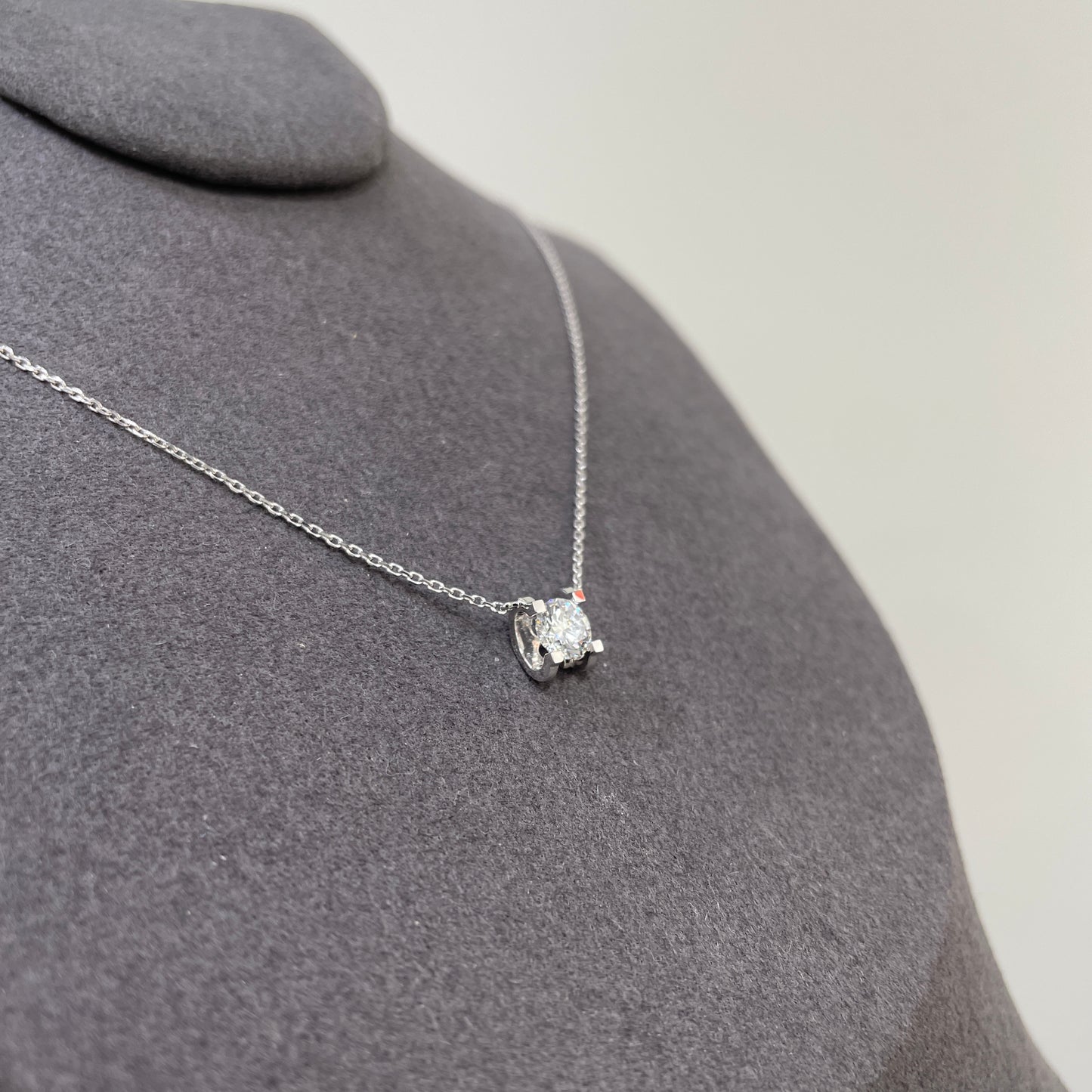 Lab diamond round 0.5ct classic C necklace