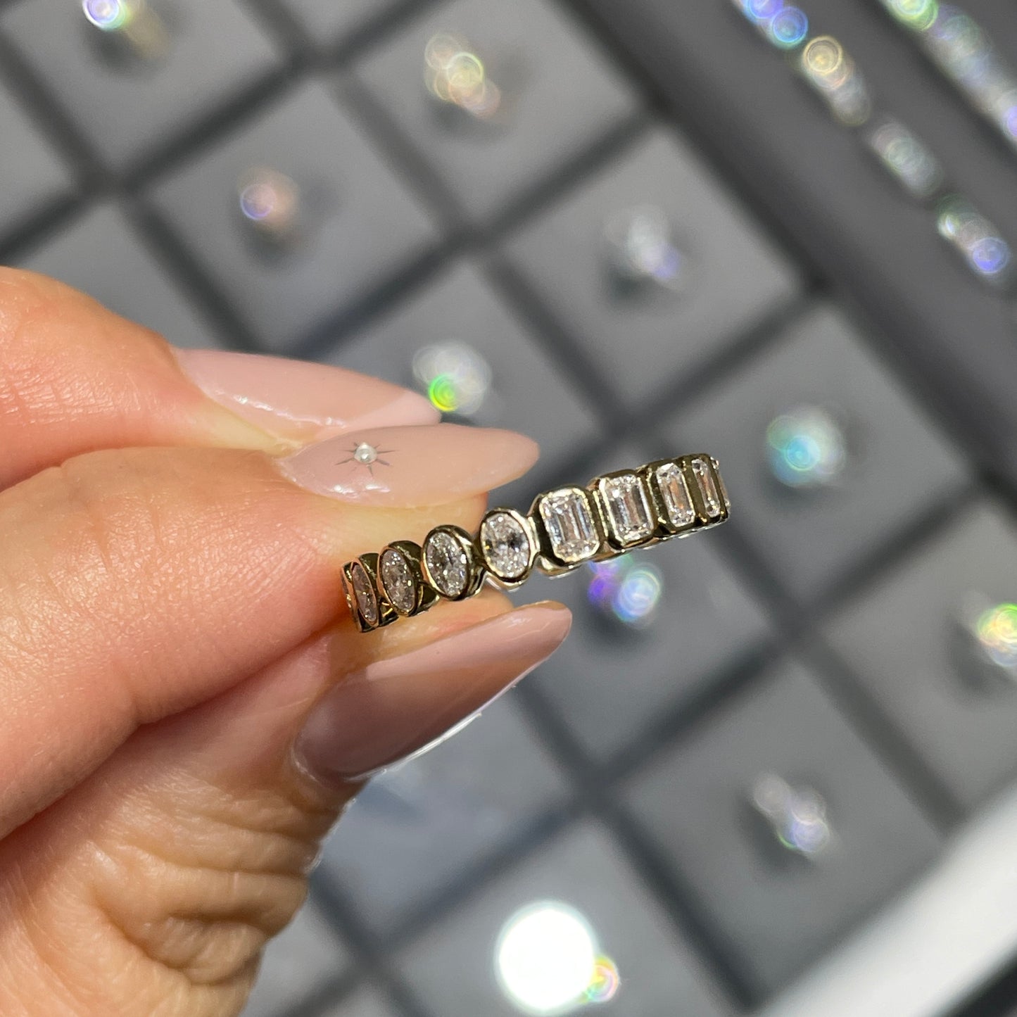 9k Lab diamond oval & emerald cut 1.3ct bezel half half full eternity ring