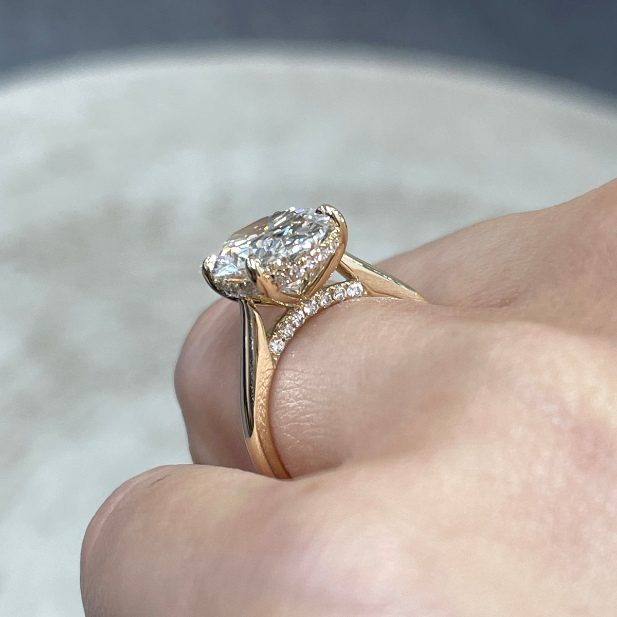 IGI Lab diamond Oval 3.5ct four-prong underhalo ring