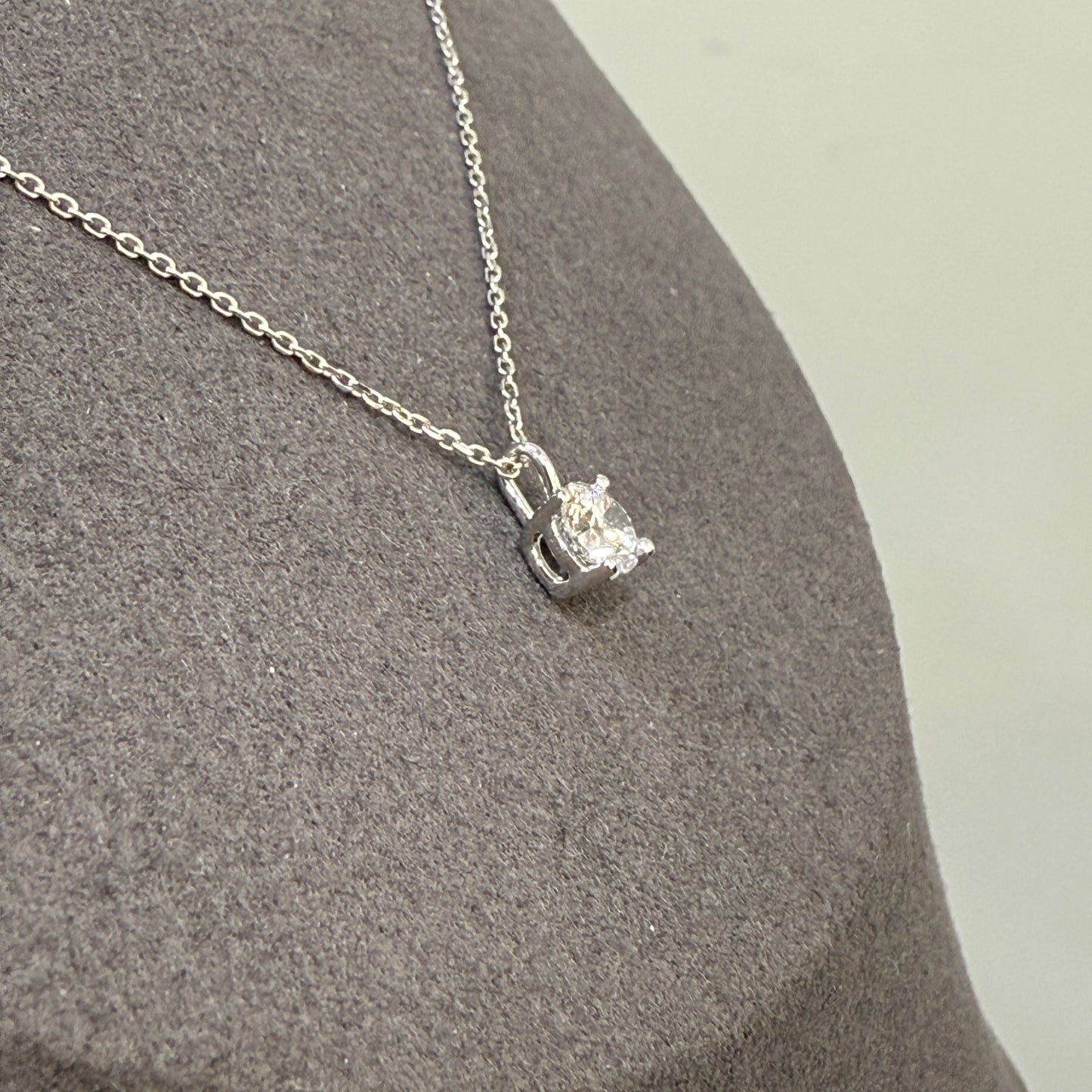 Lab diamond round 0.5ct four-prong pendant