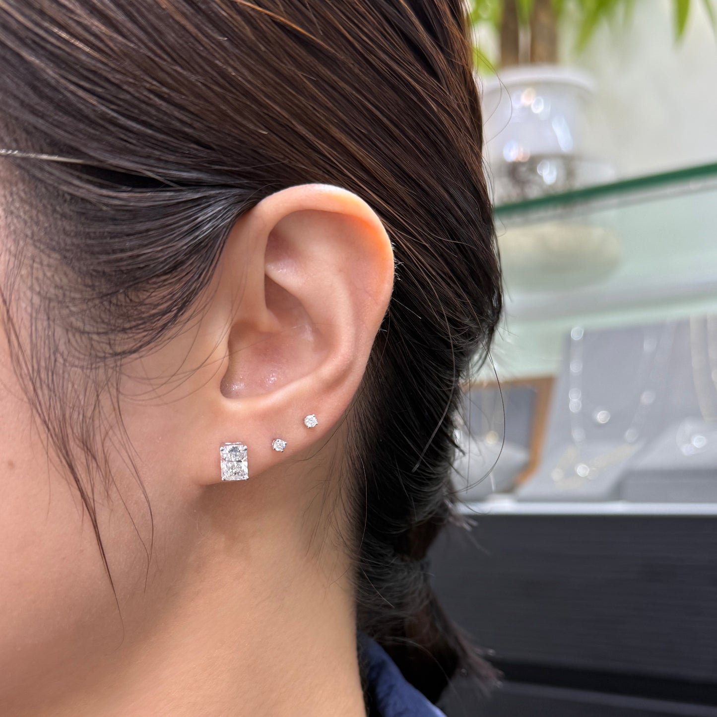 IGI Lab diamond Radiant cut 2ct four-prong stud earrings - pair