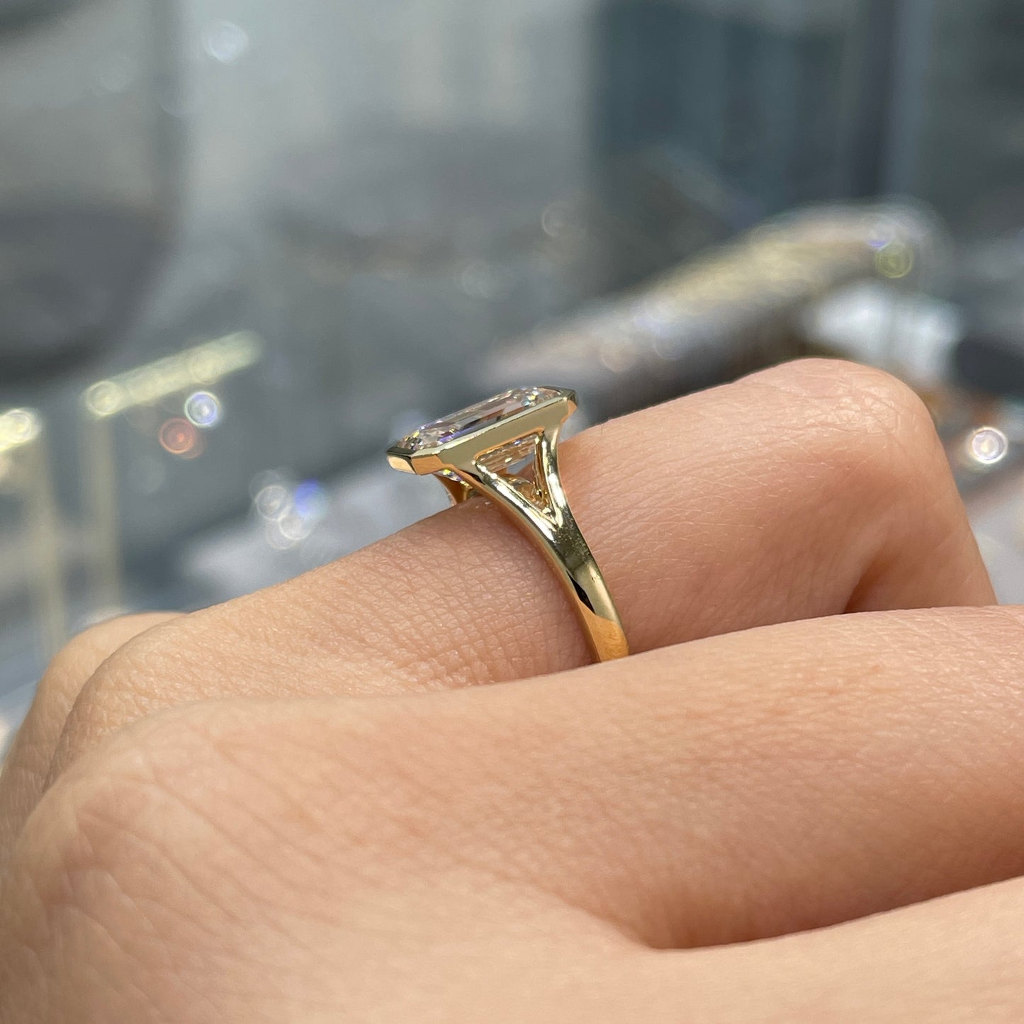 IGI Lab diamond Emerald cut 2ct bezel split shank ring