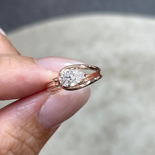9K Lab diamond pear shape 0.5ct knot pinky ring