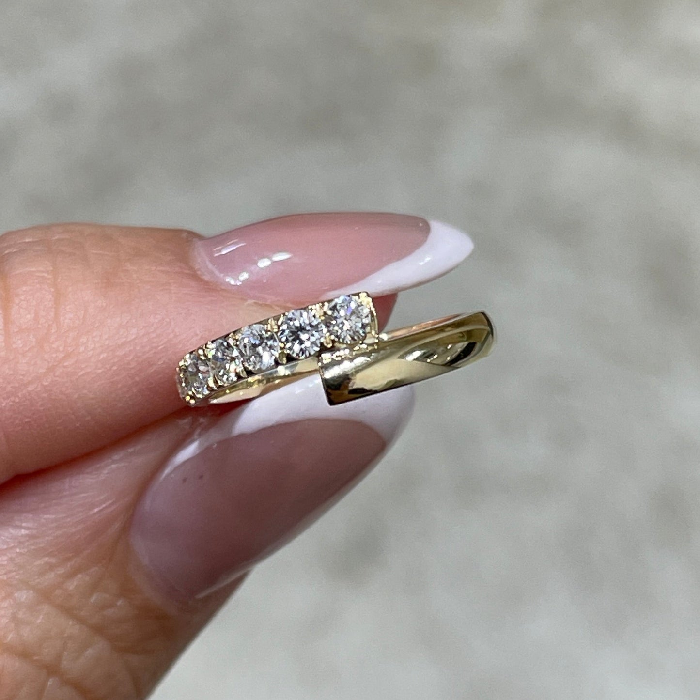 9k lab diamond round 0.3ct round lucky pinky ring