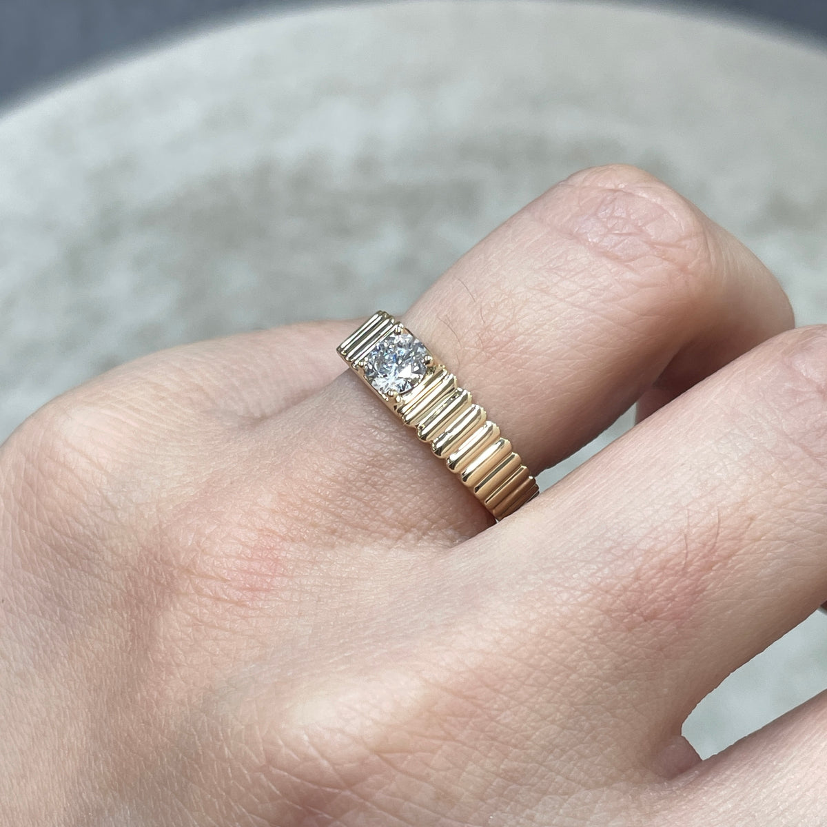 9k Lab diamond round 0.5ct full vertical line band ring