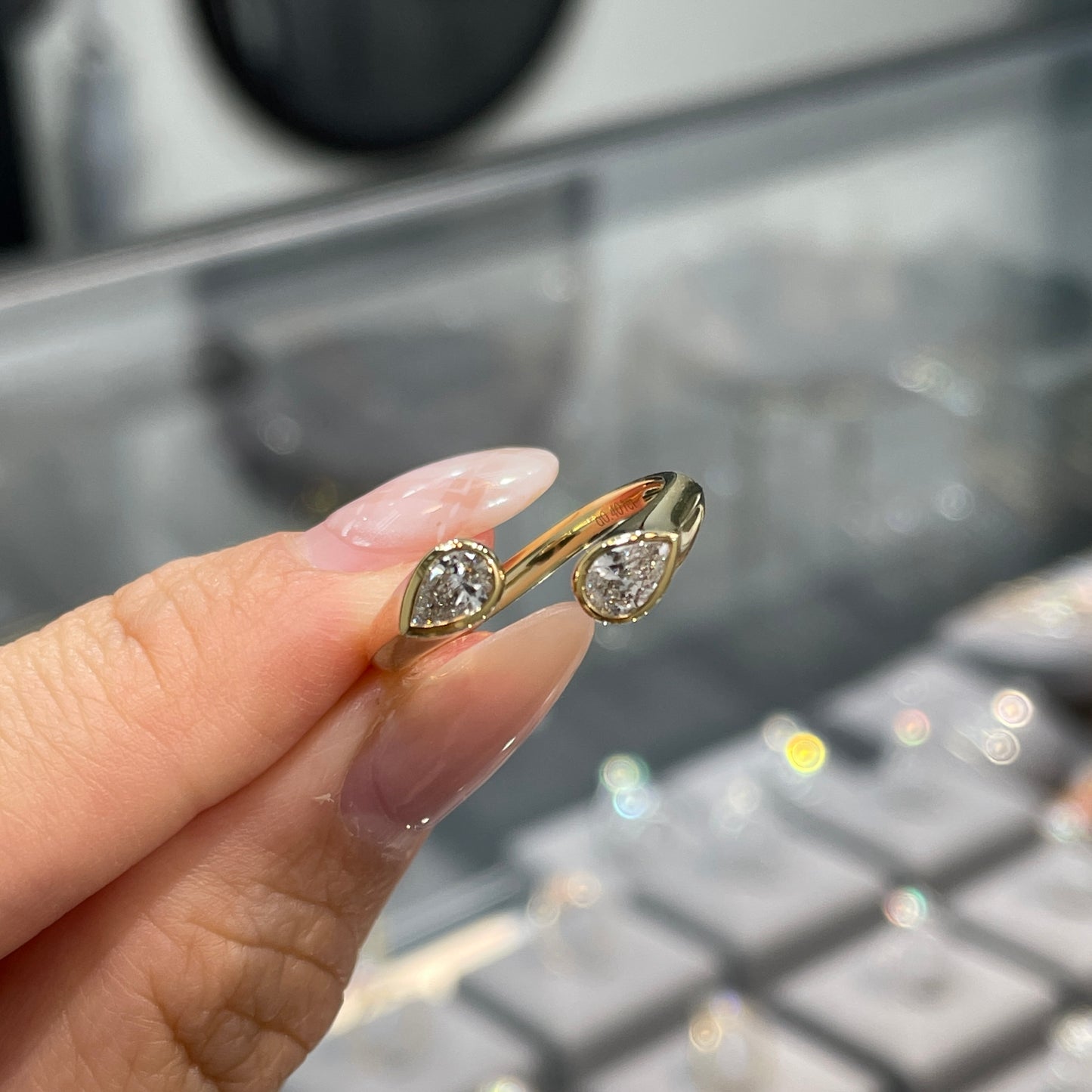 9K Lab diamond pear shape 0.4ct duo bezel open ring