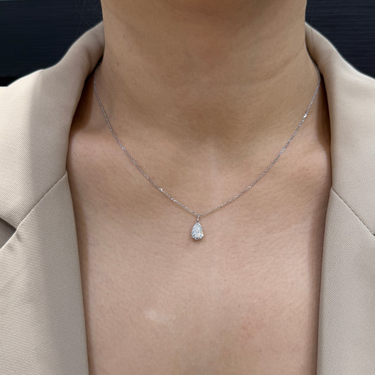 Lab diamind Pear shape 1ct three-prong pendant with necklace