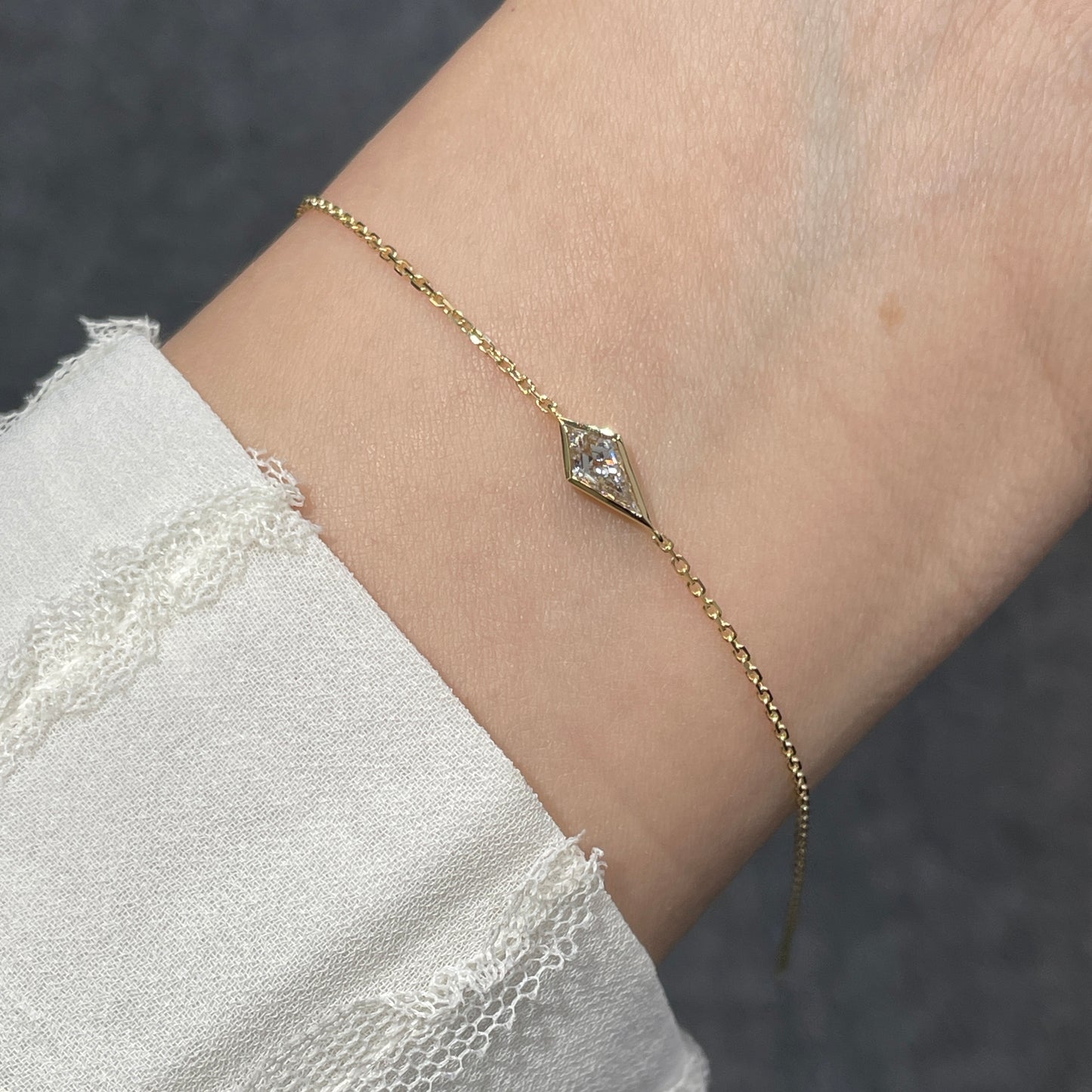 Lab diamond Kite 0.3ct bezel bracelet bio