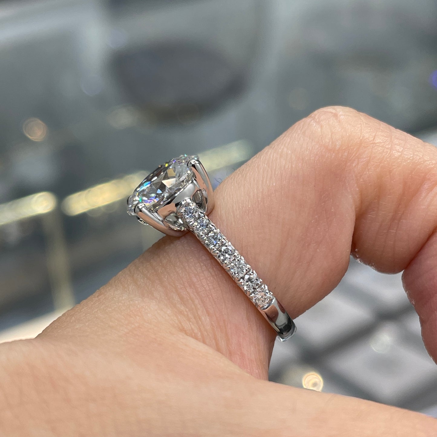 IGI Lab diamond round 3ct four-prong pave ring