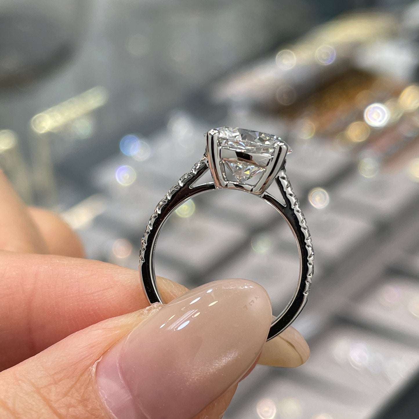 IGI Lab diamond round 3ct four-prong pave ring