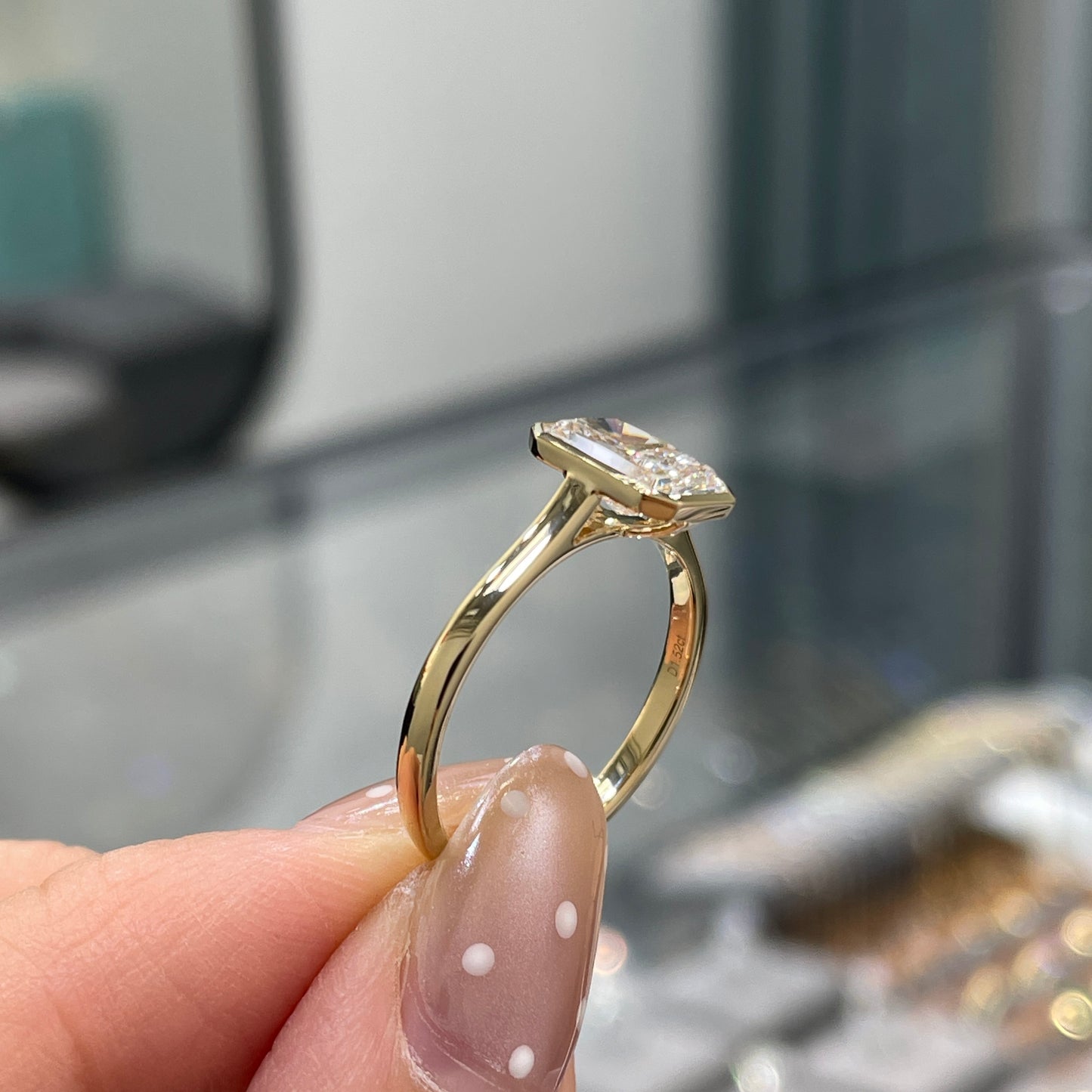 IGI Lab diamond Radiant cut 1.5ct bezel ring