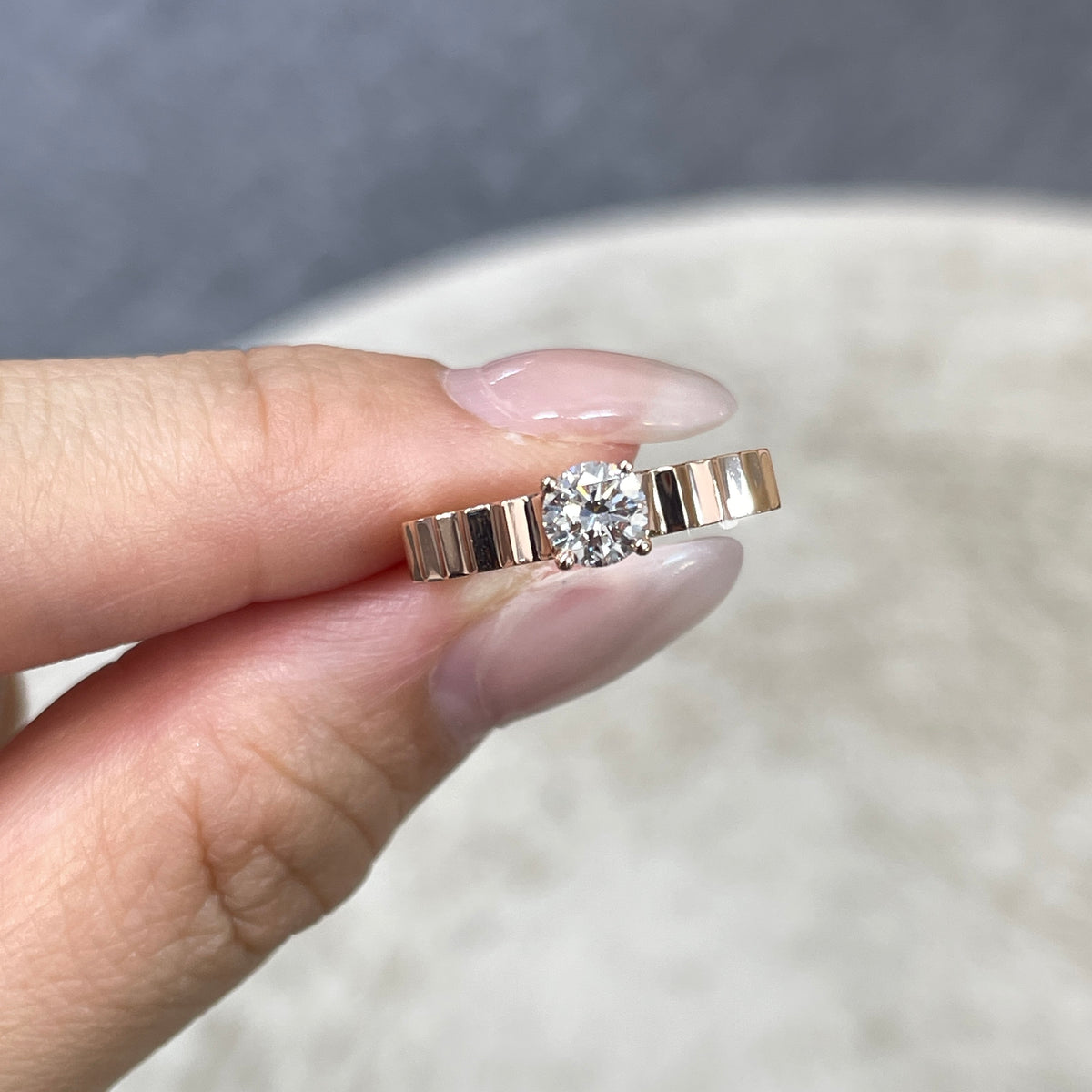 9k Lab diamond Round 0.5ct four-prong ladder ring