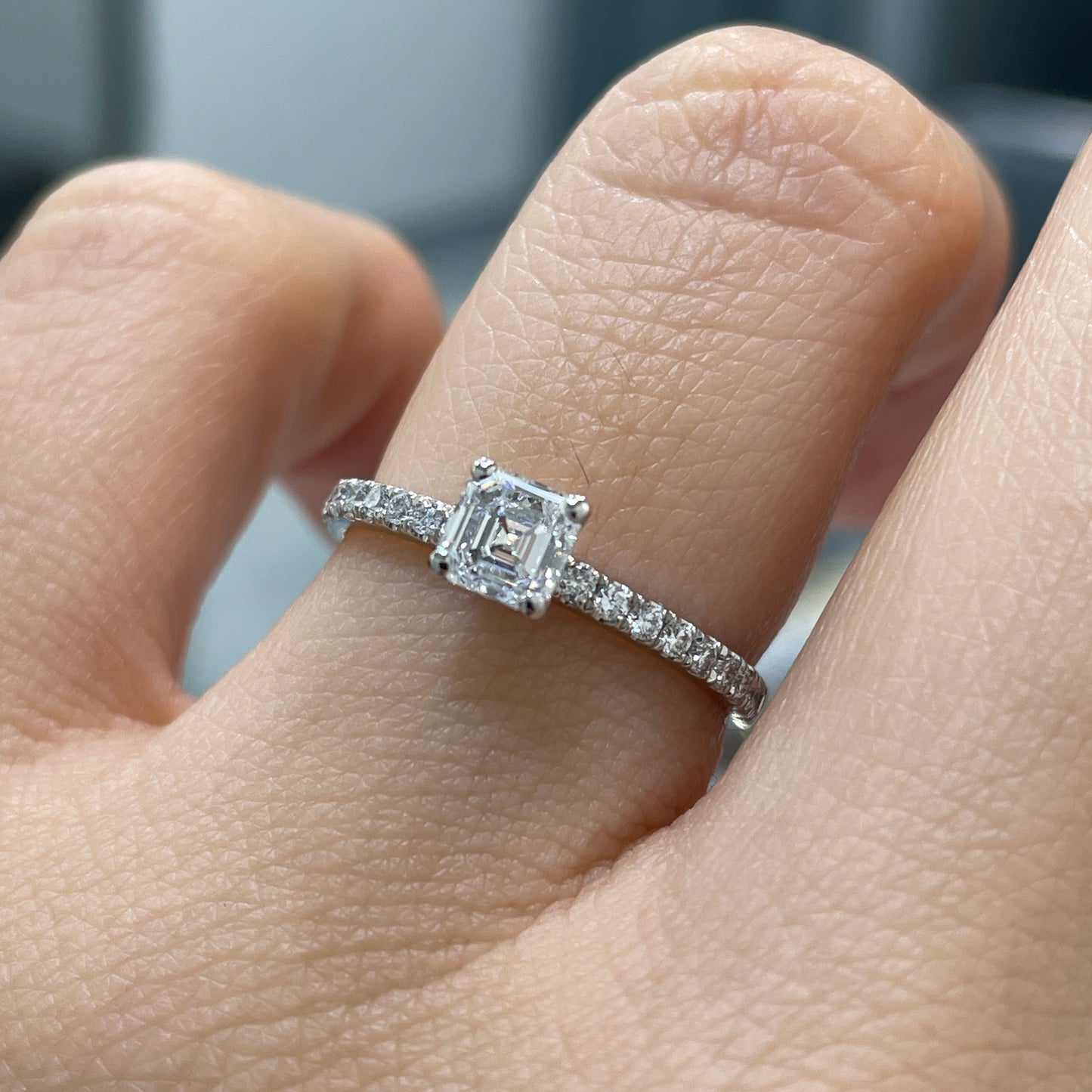 Lab diamond Asscher cut 0.5ct four-prong pave ring