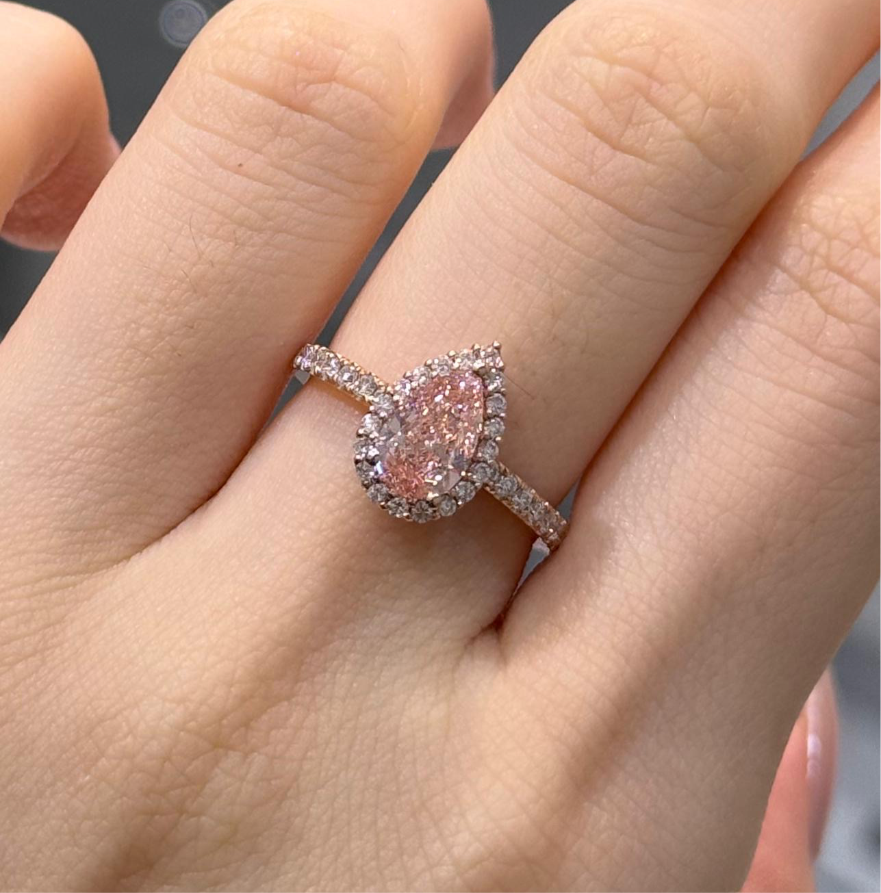 IGI Lab pink diamond Pear shape 0.9ct two way halo pave ring