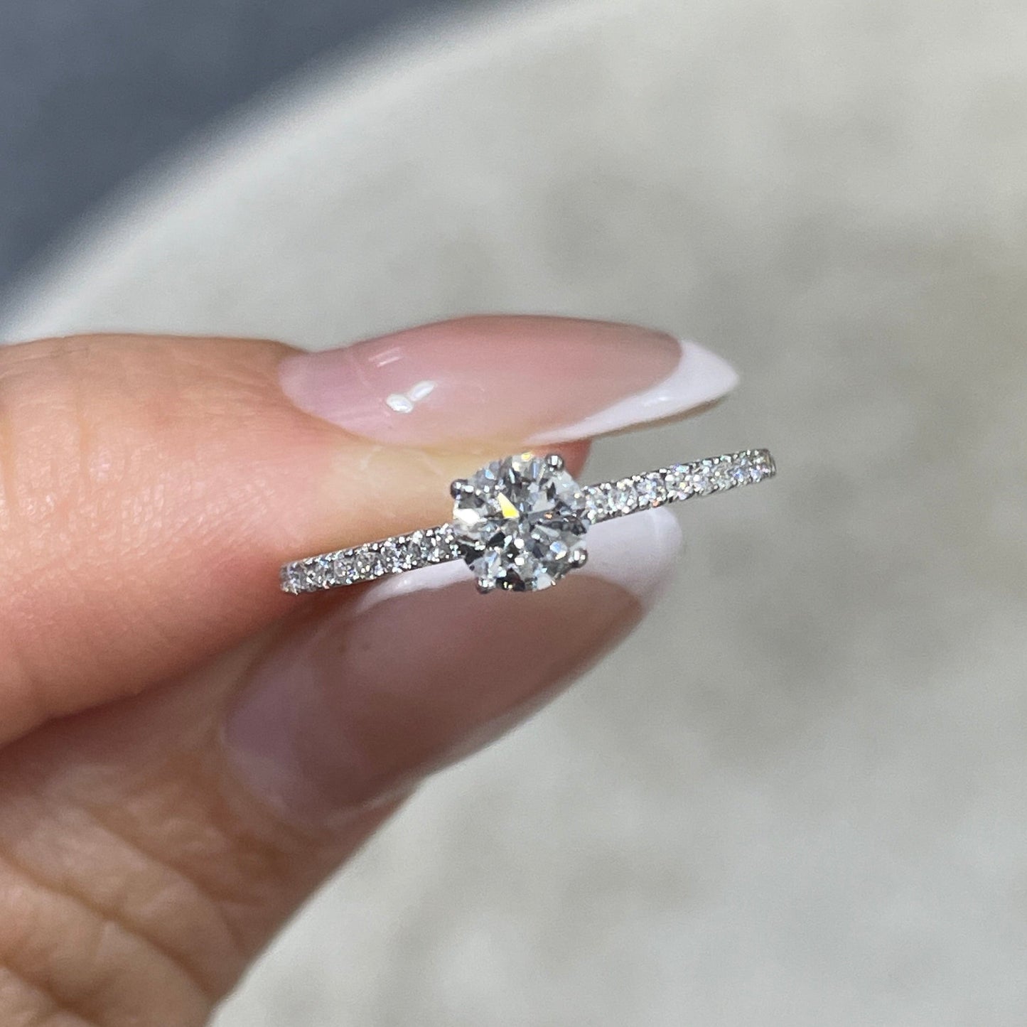Lab diamond round 0.4ct four-prong pave ring
