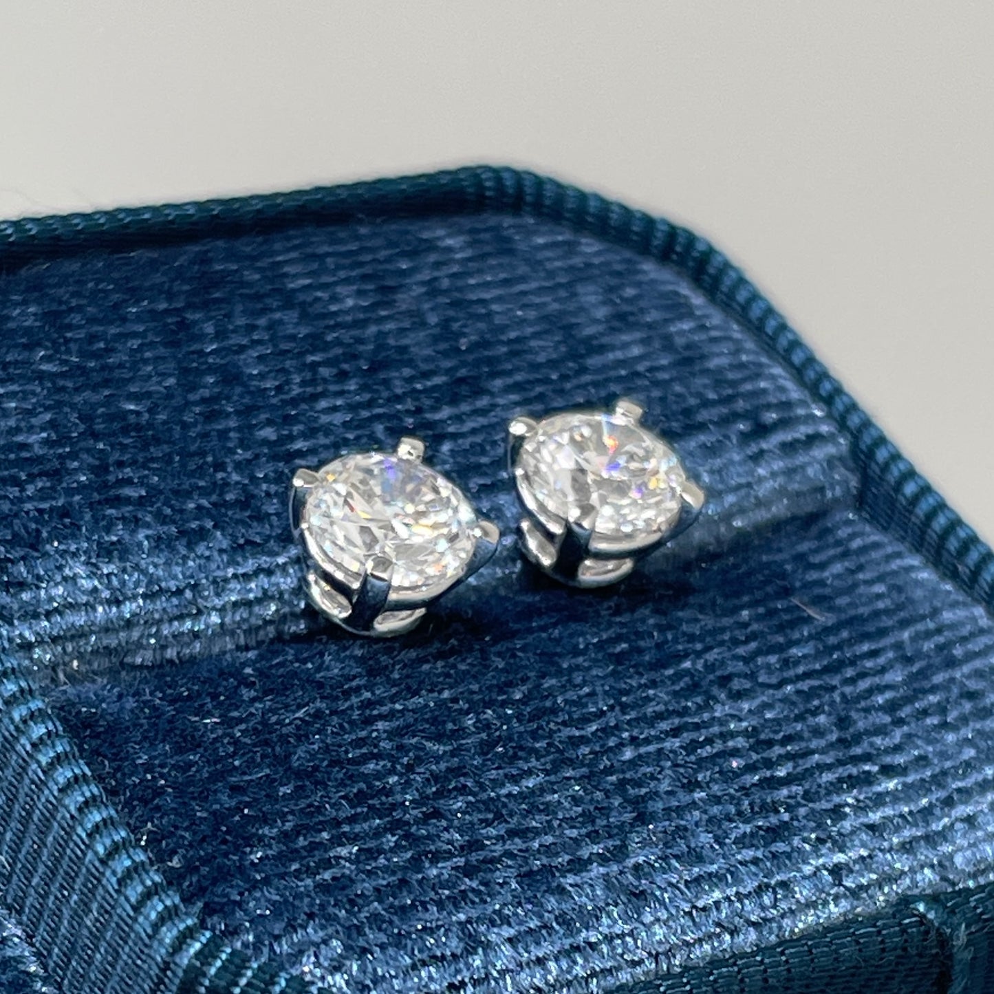 Lab diamond round 2ct classic four-prong stud earrings-pair