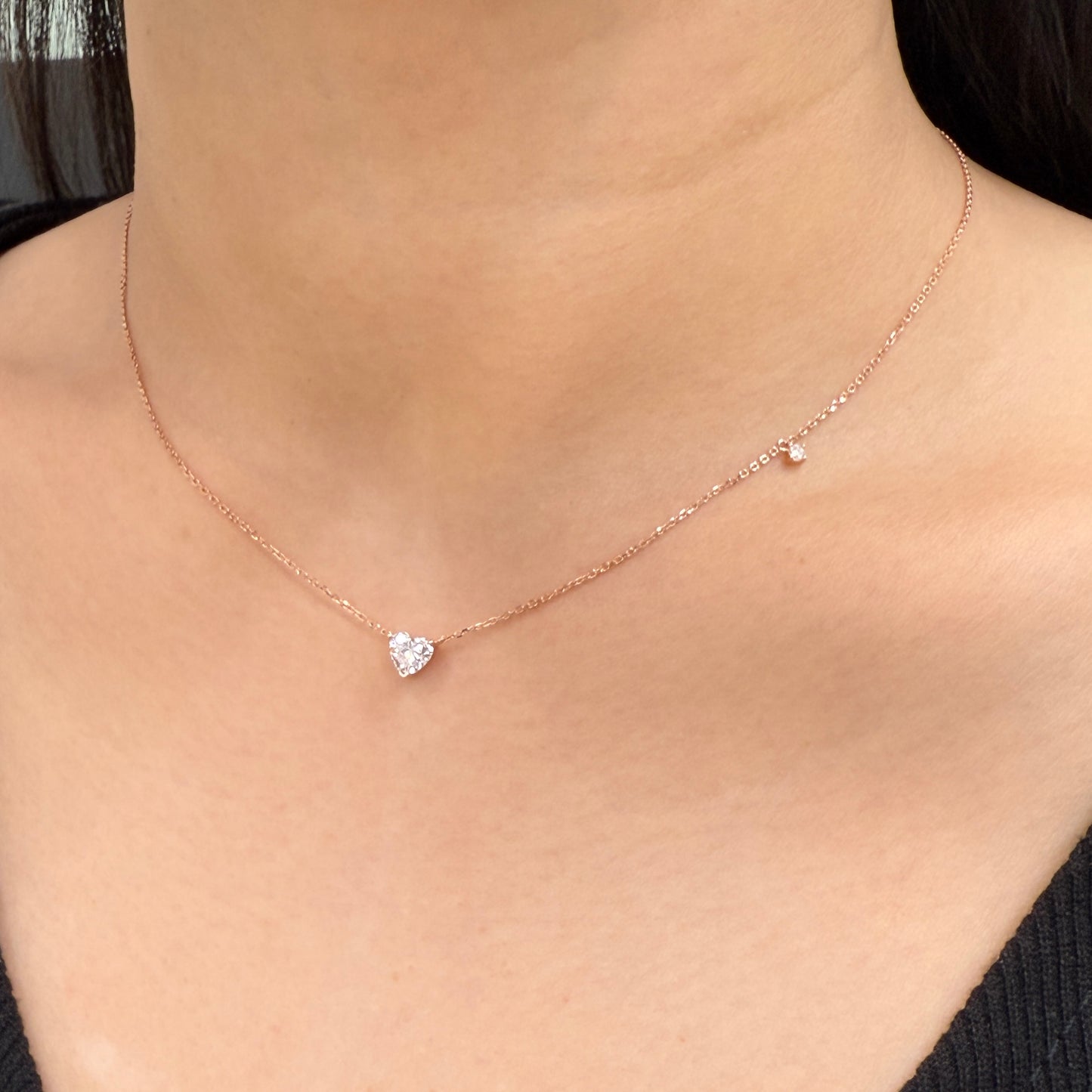Lab diamond heart shape 0.6ct three-prong with little diamond necklace