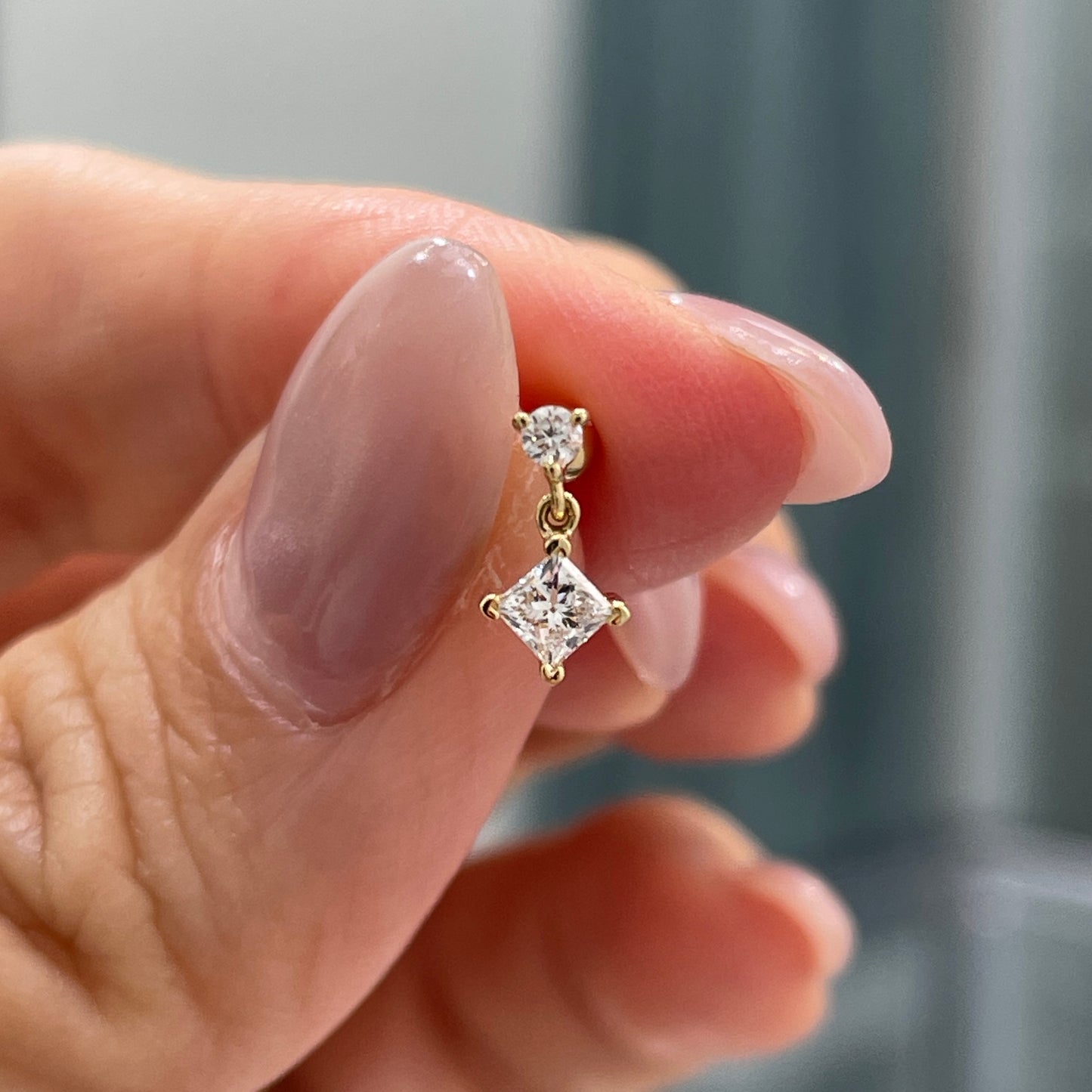 Lab diamond round swing princess cut 0.18ct stud earring-each