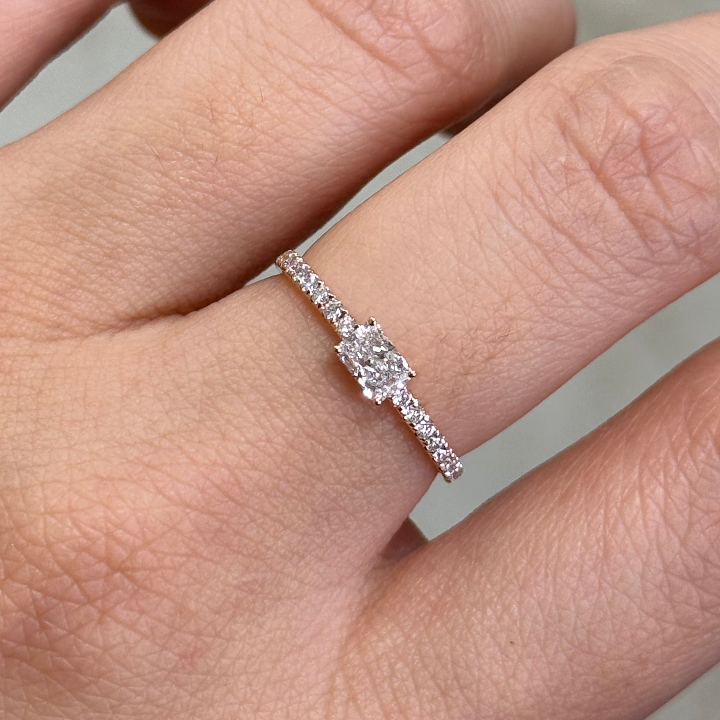 Lab diamond Radiant cut 0.5ct four-prong pave ring