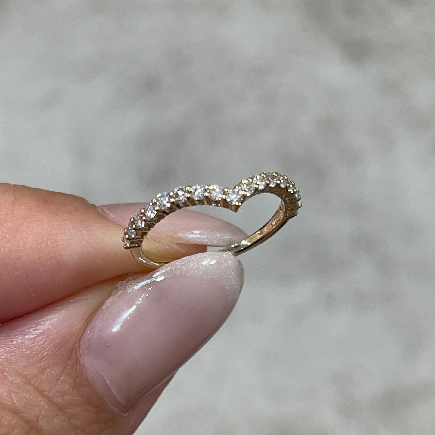 9k Lab diamond round 0.2ct half eternity v shape pinky ring