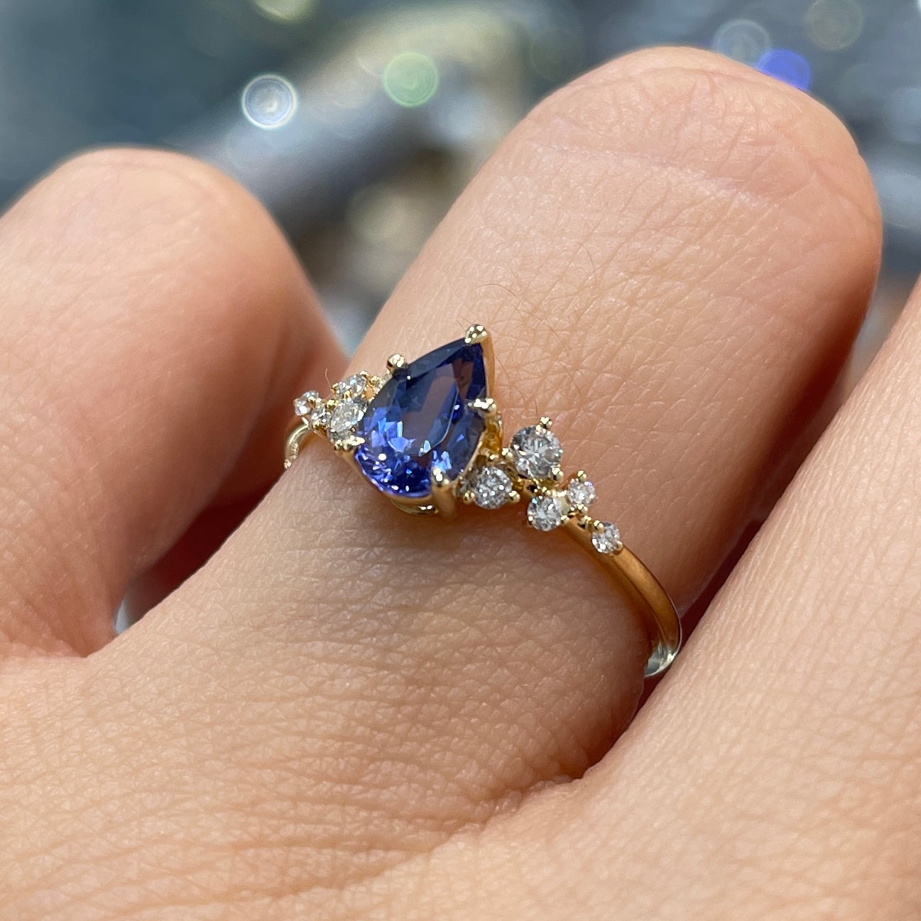 Lab sapphire Royal blue Pear shape 0.8ct diamond band ring
