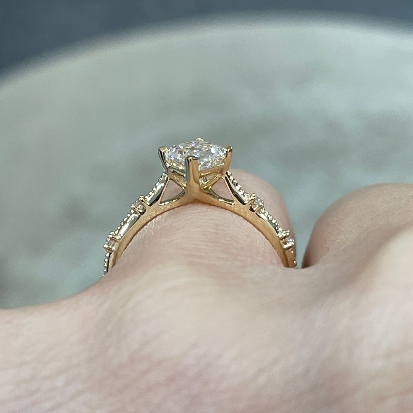 IGI Lab diamond kite cut 1ct four-prong milgrain side stone band ring