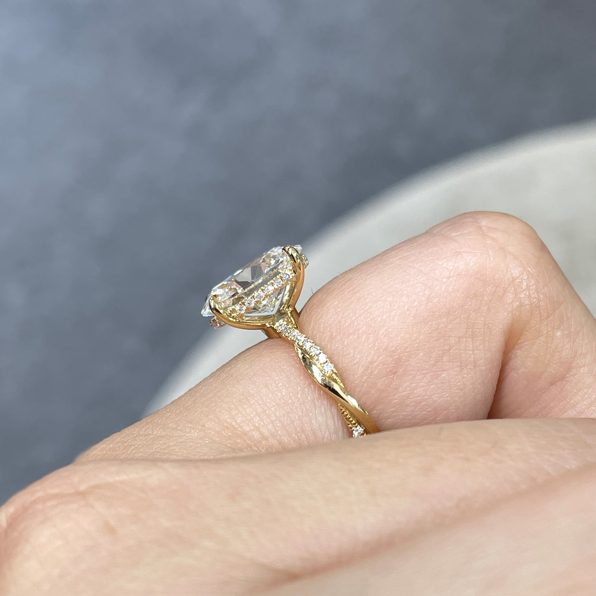 IGI Lab diamond Oval shape 3ct four-prong underhalo pave twisted band ring